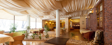 Проживание и питание в отеле Артурс Village&SPA 