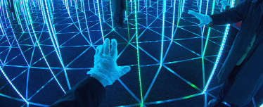 Зеркальный лабиринт для двоих