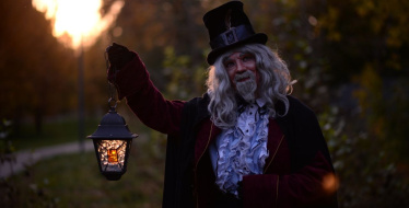 Спектакль-променад «Блистательный центр» с фонарщиком Фаролеро